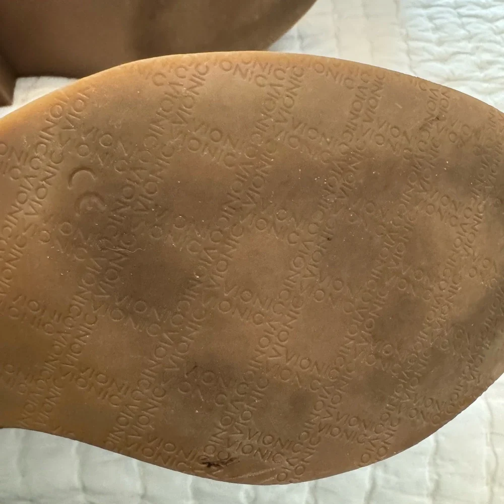 Vionic Millie toffee leather bootie w/silver buckle & side zipper - 9.5W - Picture 6 of 9